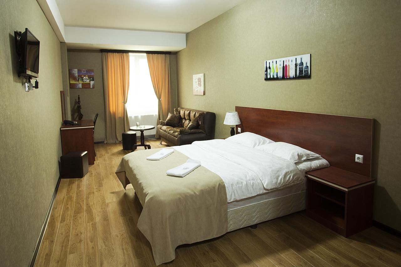 Lords Hotel Tbilisi ภายนอก รูปภาพ