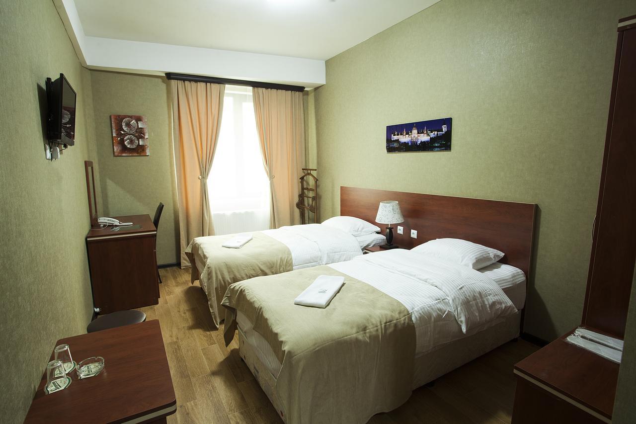 Lords Hotel Tbilisi ภายนอก รูปภาพ
