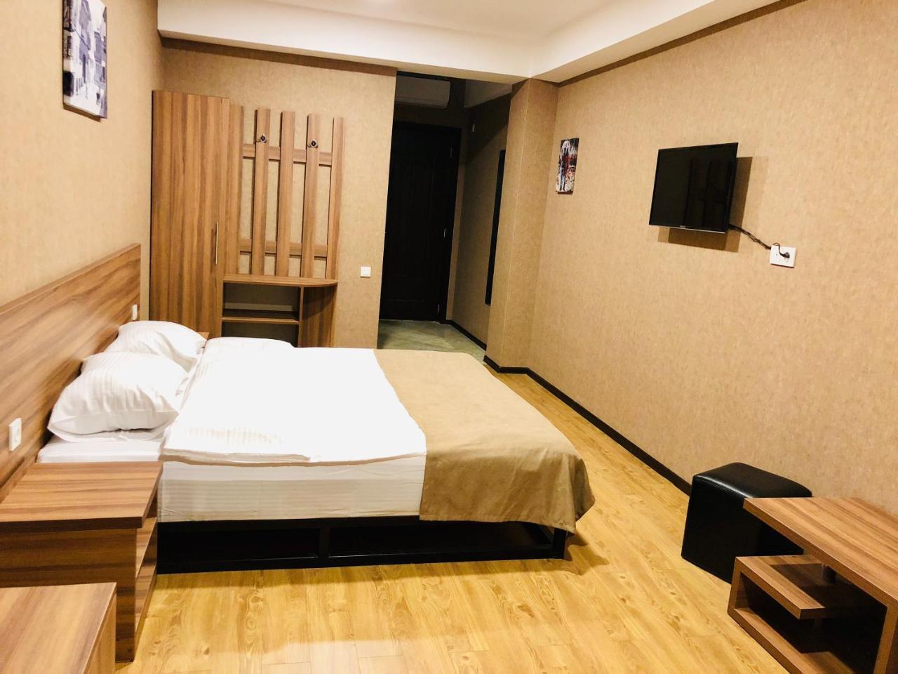 Lords Hotel Tbilisi ภายนอก รูปภาพ