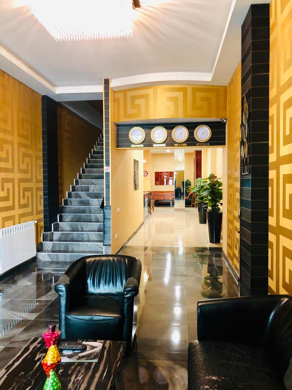 Lords Hotel Tbilisi ภายนอก รูปภาพ